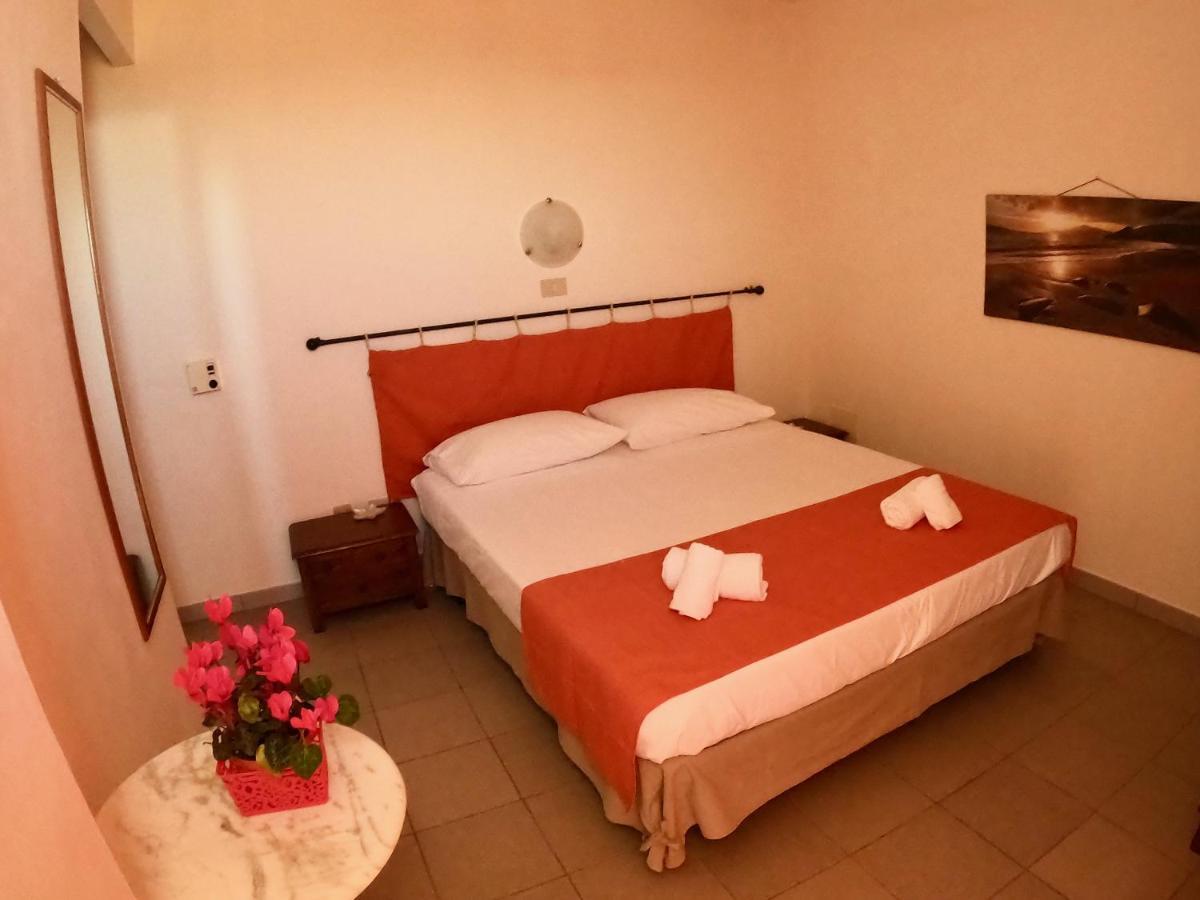 La Bussola Hotel ปอร์โตปาโล ภายนอก รูปภาพ