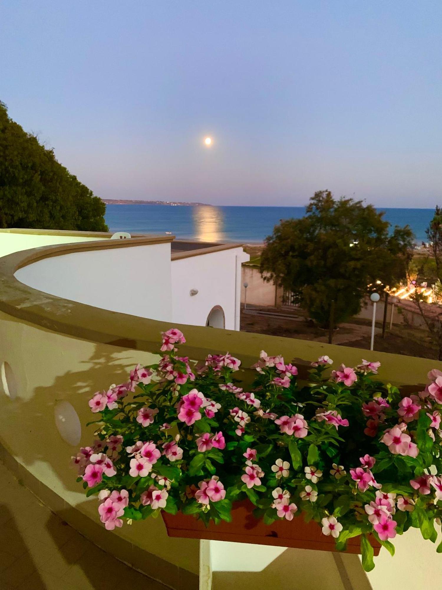 La Bussola Hotel ปอร์โตปาโล ภายนอก รูปภาพ